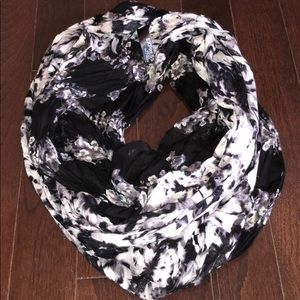 Express flowered infinity scarf